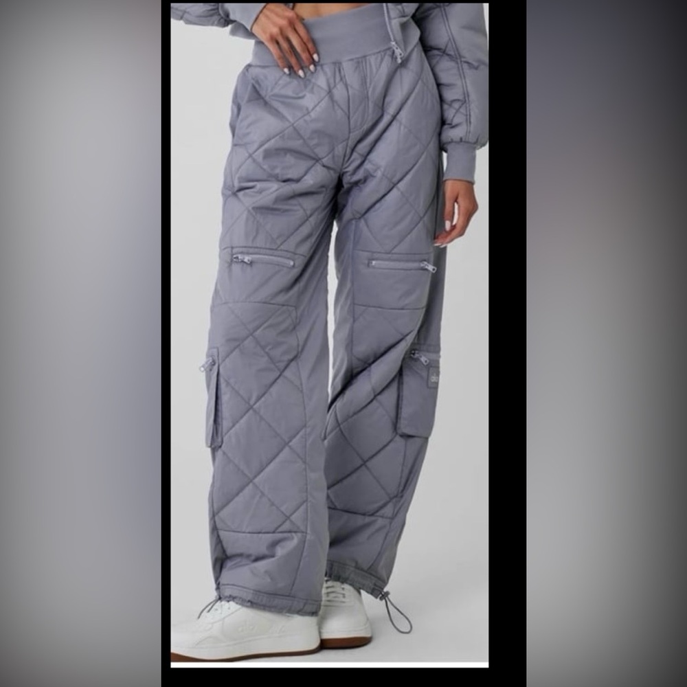 Womans Alo Snorider Puffer pants XXS